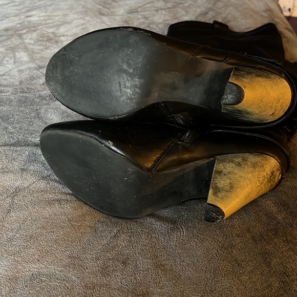 Boots - Picture 4 of 5
